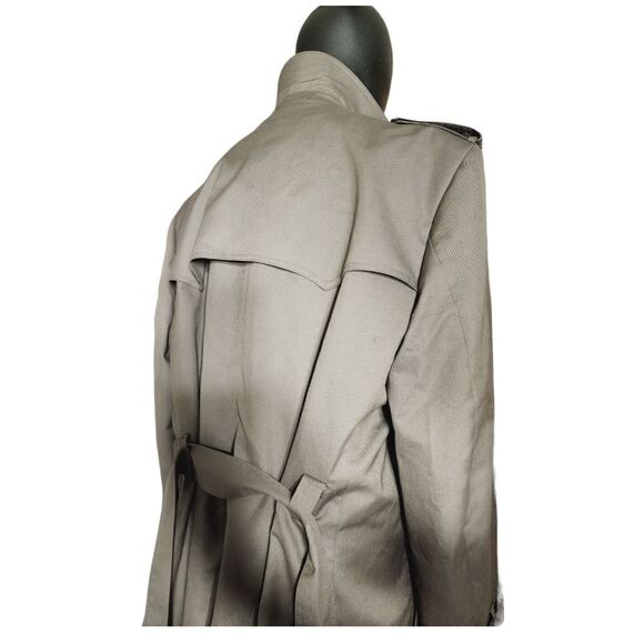 Christain Dior   - Picture 8 of 16